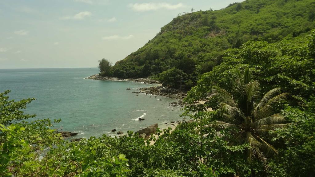 But Different Phuket Boutique Hotel Nai Harn 외부 사진