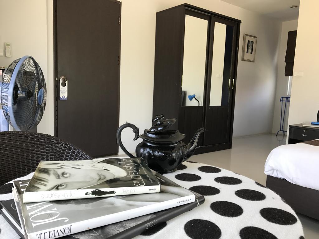 But Different Phuket Boutique Hotel Nai Harn 외부 사진