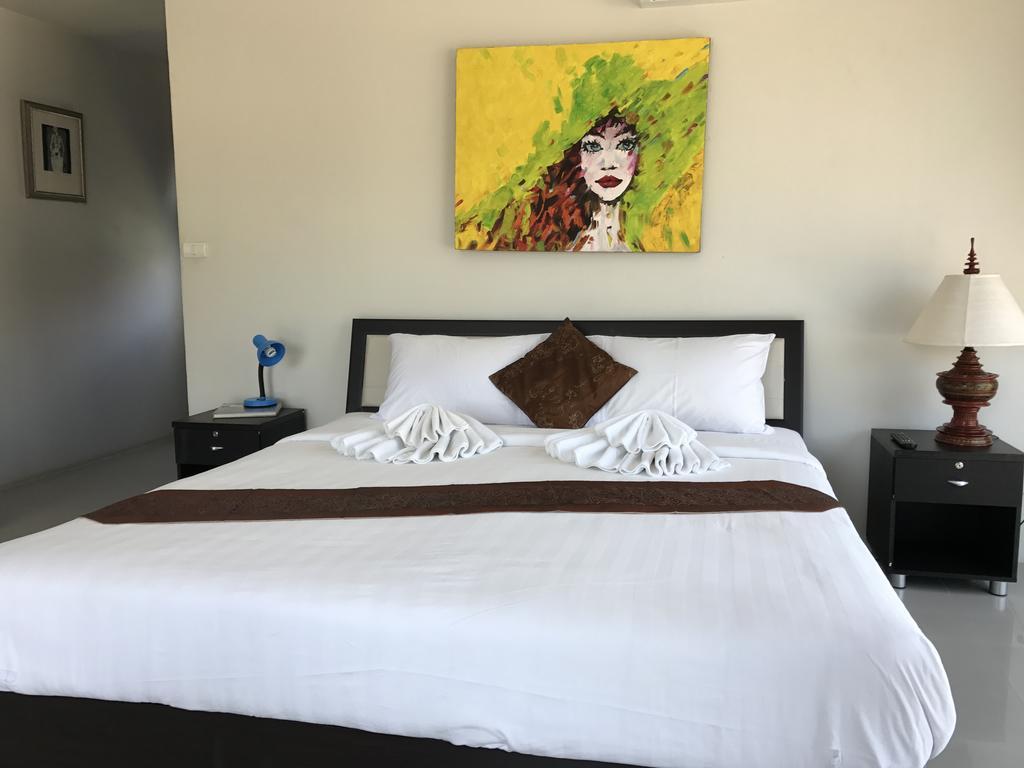 But Different Phuket Boutique Hotel Nai Harn 외부 사진