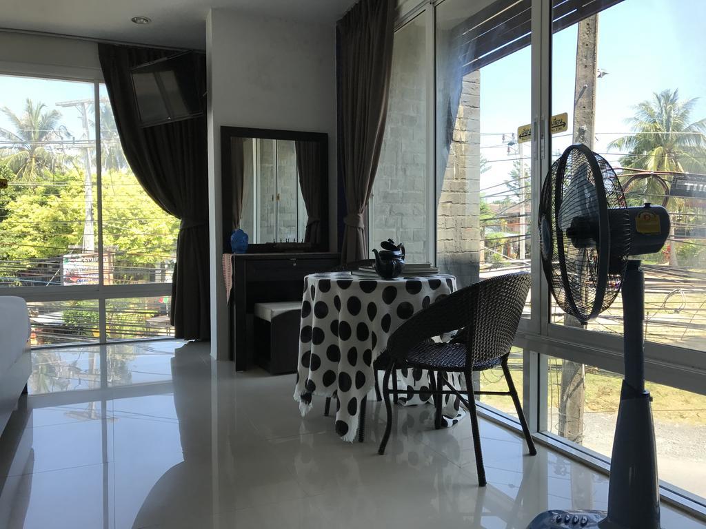 But Different Phuket Boutique Hotel Nai Harn 외부 사진