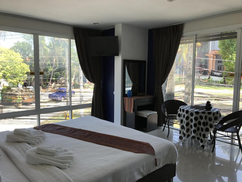 But Different Phuket Boutique Hotel Nai Harn 외부 사진