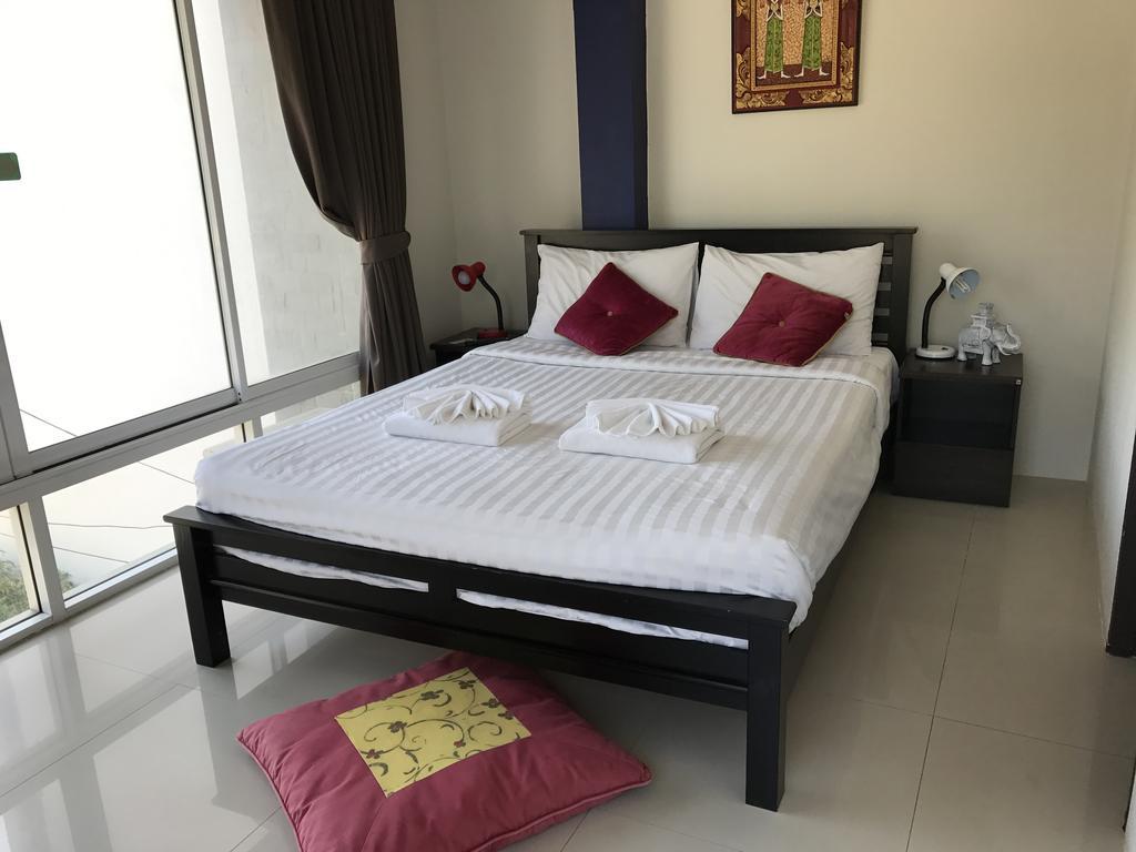 But Different Phuket Boutique Hotel Nai Harn 외부 사진