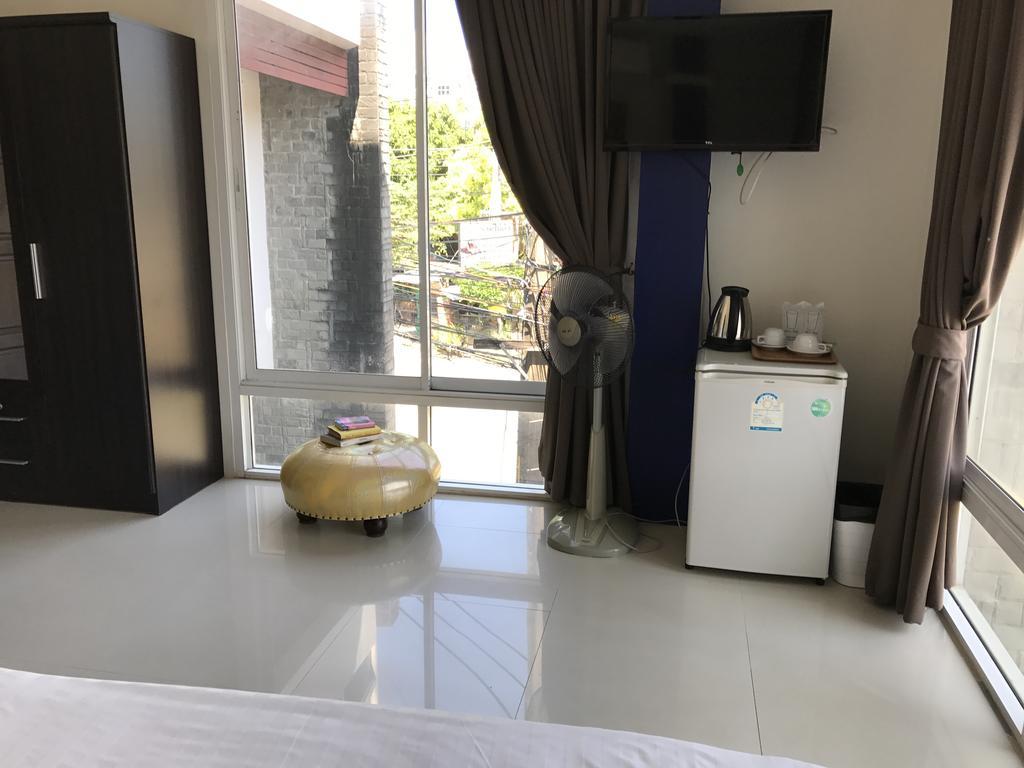 But Different Phuket Boutique Hotel Nai Harn 외부 사진
