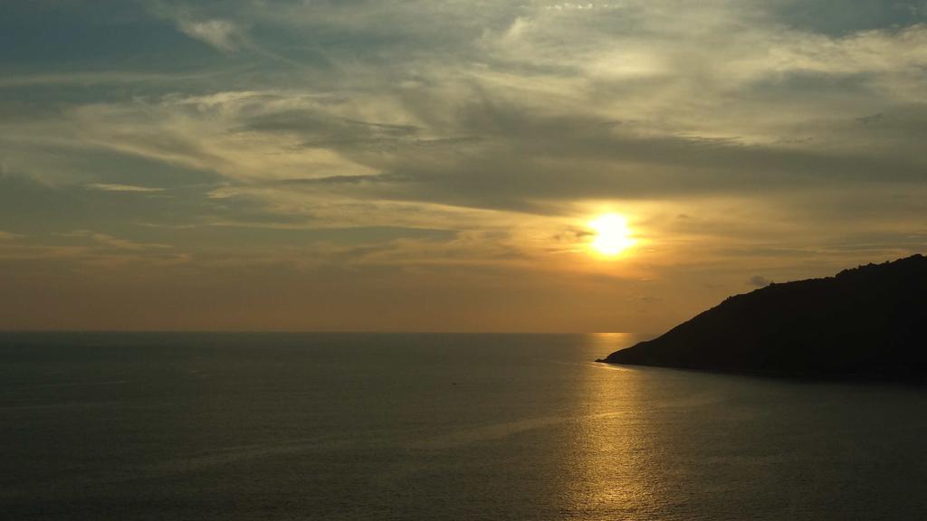 But Different Phuket Boutique Hotel Nai Harn 외부 사진