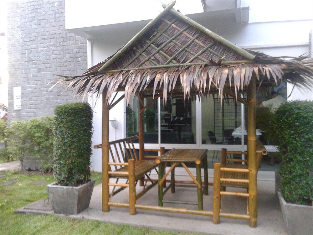 But Different Phuket Boutique Hotel Nai Harn 외부 사진
