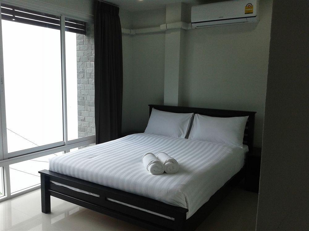 But Different Phuket Boutique Hotel Nai Harn 외부 사진