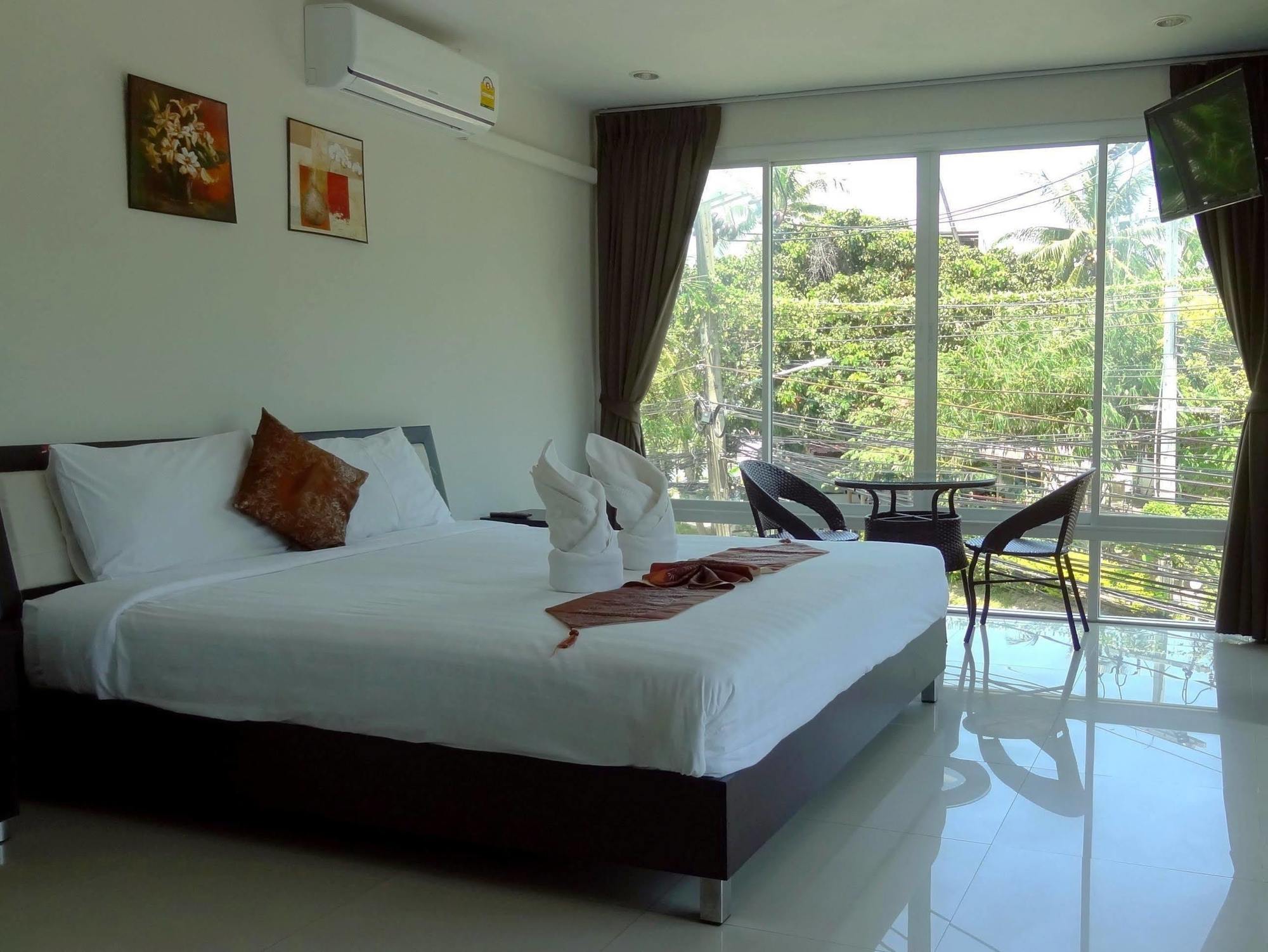 But Different Phuket Boutique Hotel Nai Harn 외부 사진