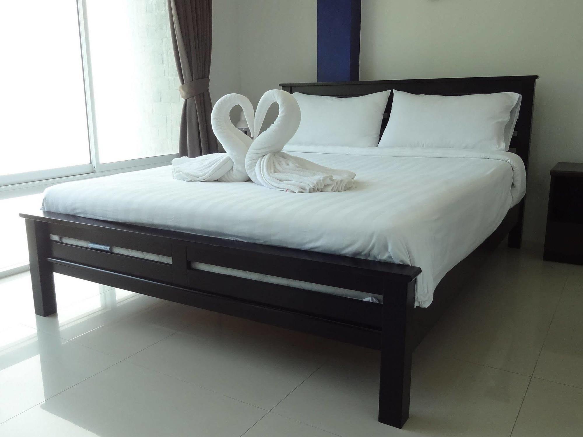 But Different Phuket Boutique Hotel Nai Harn 외부 사진