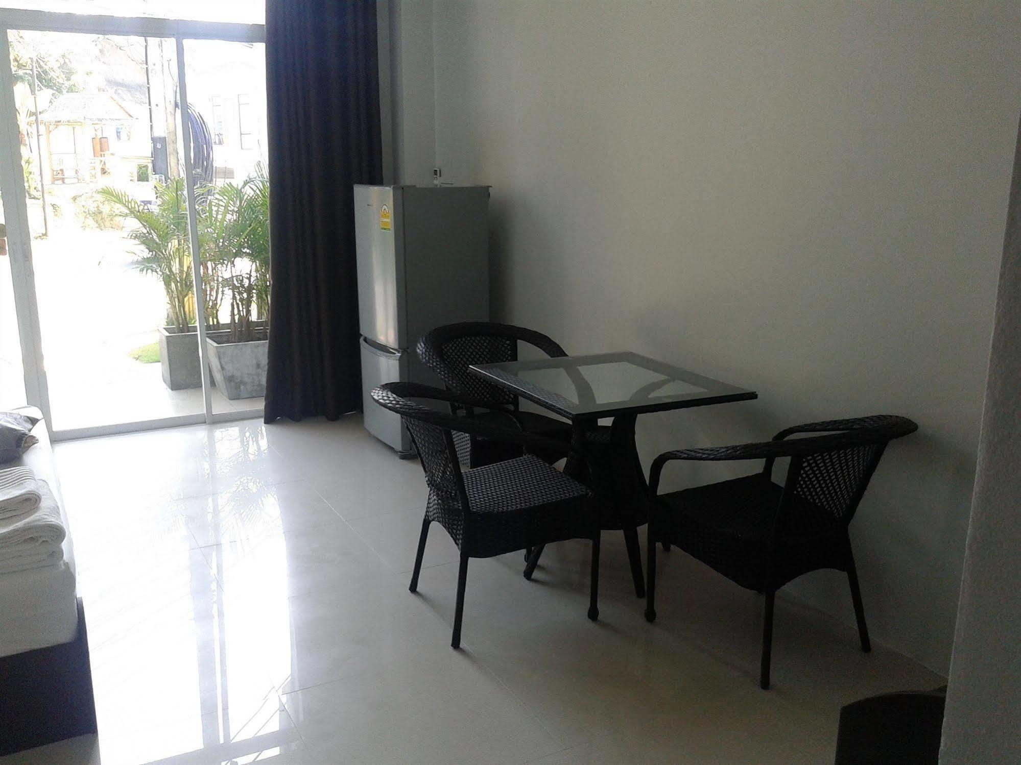 But Different Phuket Boutique Hotel Nai Harn 외부 사진