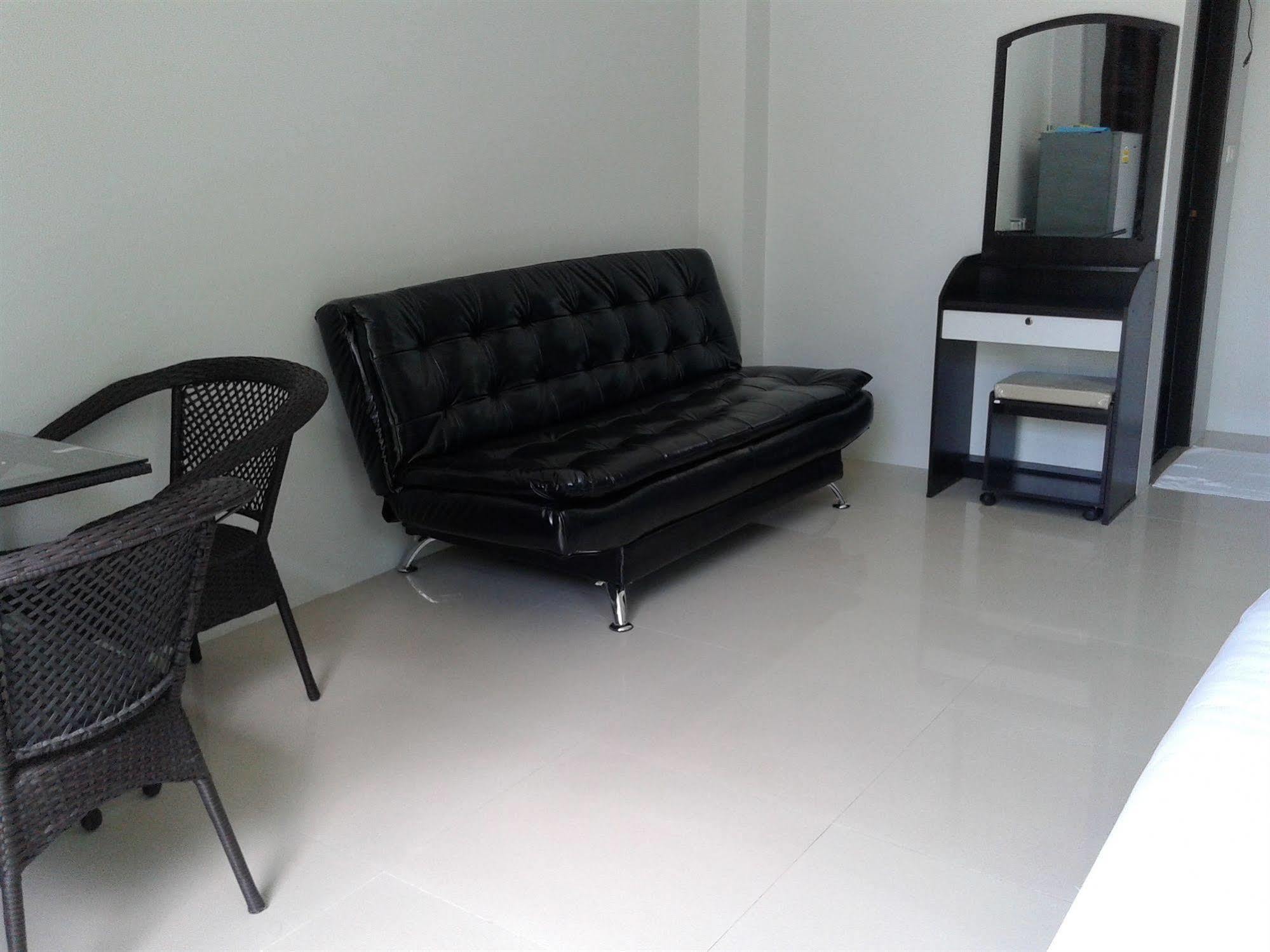 But Different Phuket Boutique Hotel Nai Harn 외부 사진