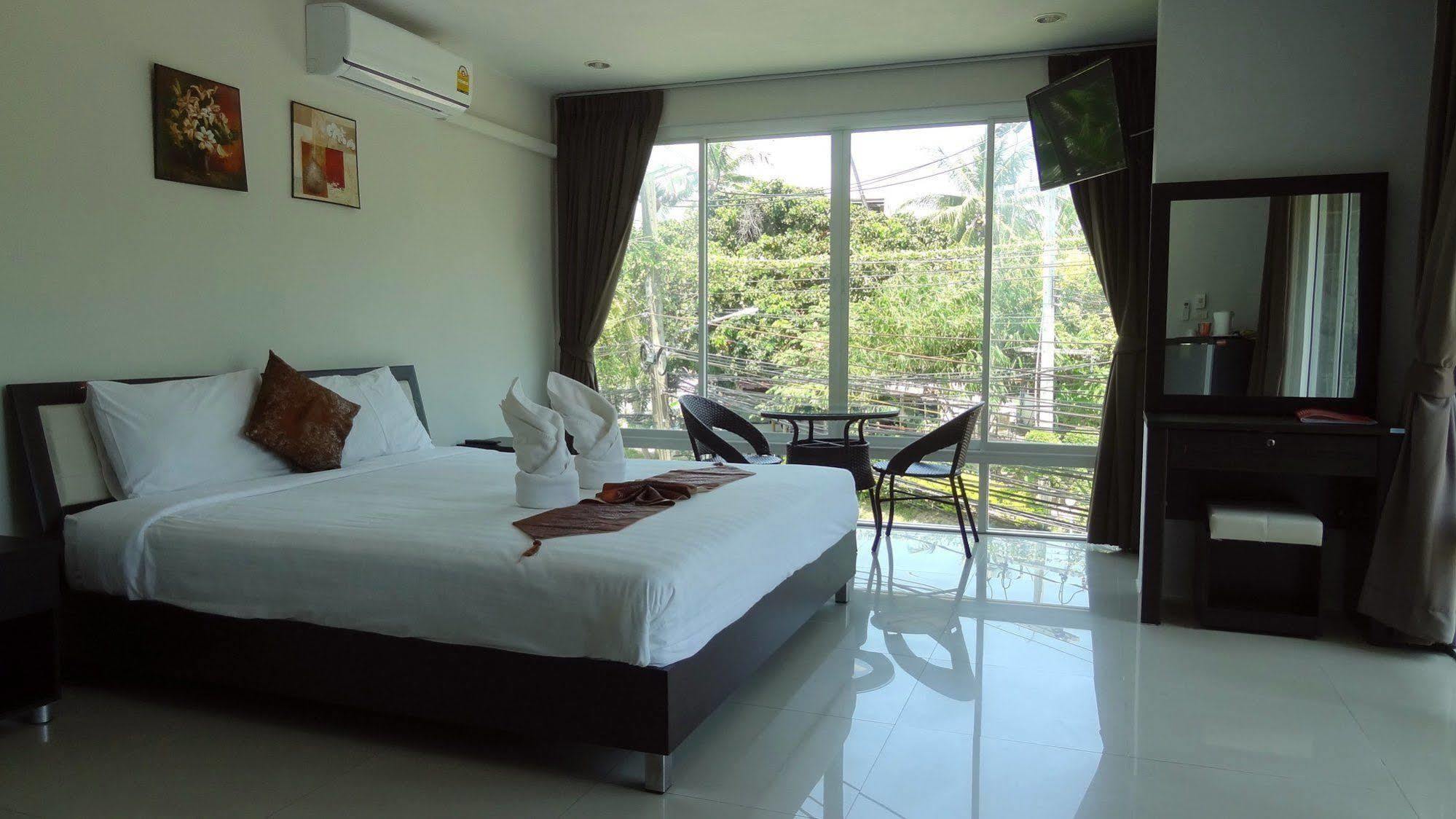 But Different Phuket Boutique Hotel Nai Harn 외부 사진