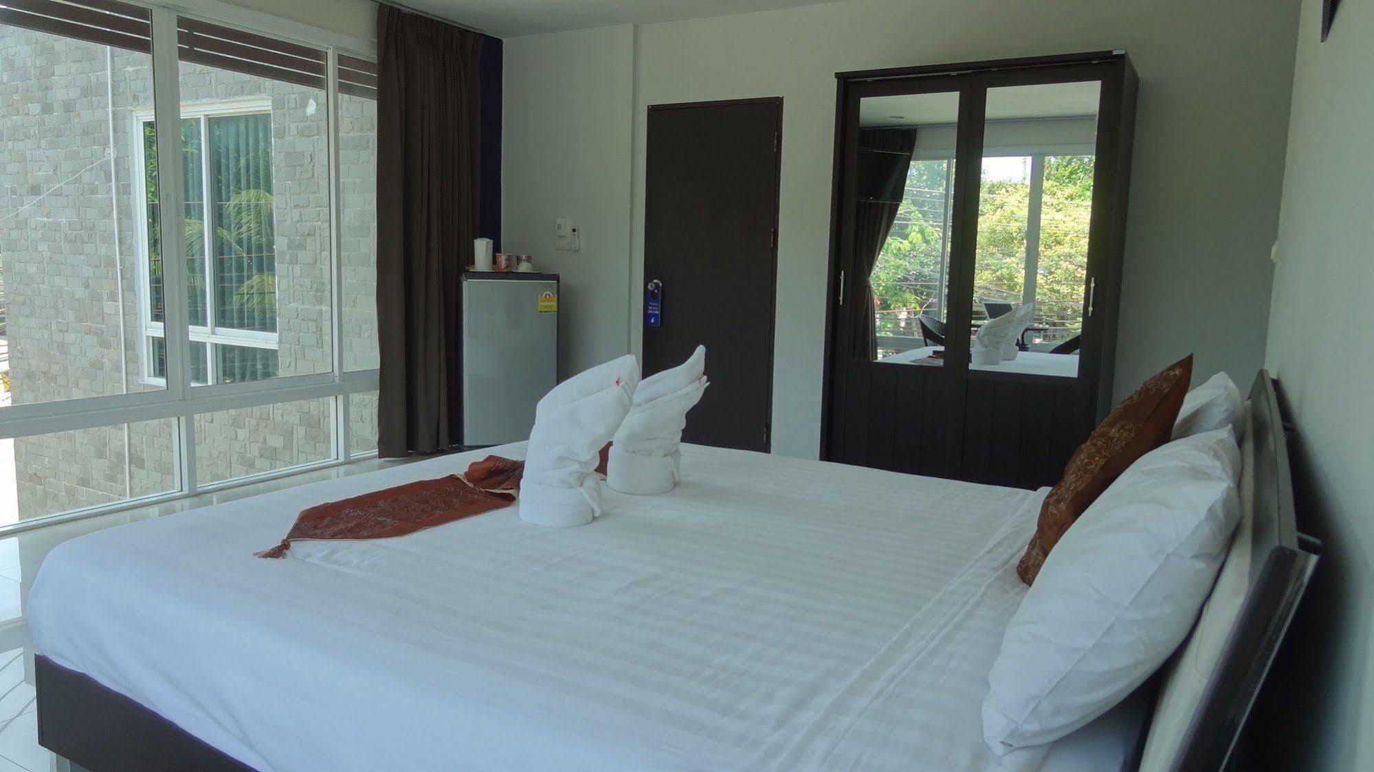 But Different Phuket Boutique Hotel Nai Harn 외부 사진