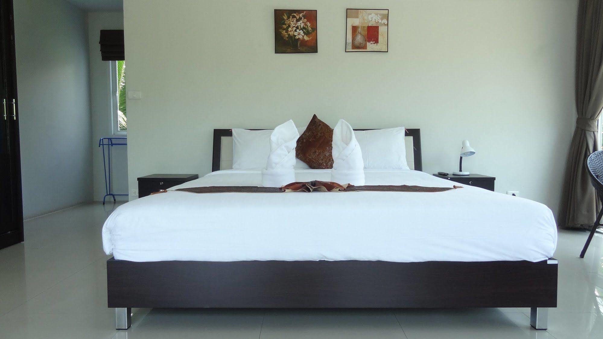 But Different Phuket Boutique Hotel Nai Harn 외부 사진